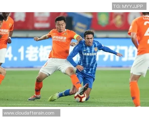 武汉足球队的转型之路:从传统强队到现代化职业俱乐部的蜕变之旅 武汉足球队的转型之路:从传统强队到现代化职业俱乐部的蜕变之旅